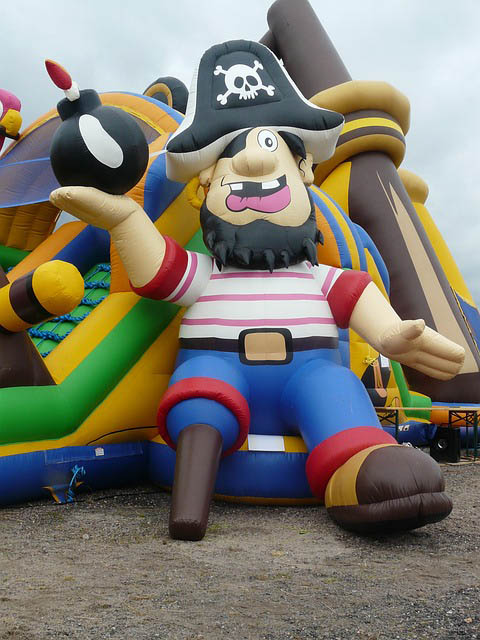 Bouncy castle rental business with Fullup